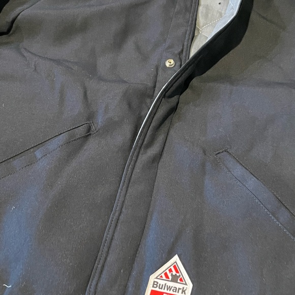 Bulwark FR Jacket - Picture 2 of 5